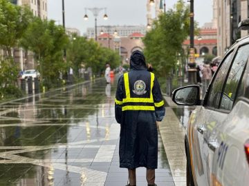 السماء تتفجر غيثا.. السعودية تشهد أمطارا غزيرة بعد يوم من صلاة الاستسقاء( فيديو ) السماء تتفجر غيثا.. السعودية تشهد أمطارا غزيرة بعد يوم من صلاة الاستسقاء( فيديو )