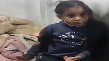 وسط دهشة الجميع.. إنقاذ طفلة يمنية سقطت في بئر عمقها 25 مترا وسط دهشة الجميع.. إنقاذ طفلة يمنية سقطت في بئر عمقها 25 مترا