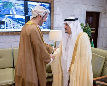أمير الرياض يستقبل سفير سلطنة عمان لدى المملكة
