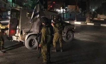 الاحتلال الإسرائيلي يطلق قنابل الغاز تجاه المركبات عند المدخل الشرقي لقلقيلية