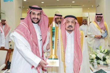 أمير الرياض يرعى حفل سباق الخيل على كأس الأمير محمد بن سعود الكبير كأس الوفاء أمير الرياض يرعى حفل سباق الخيل على كأس الأمير محمد بن سعود الكبير كأس الوفاء