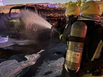 الدفاع المدني بالرياض يخمد حريقا في ناقلة وقود.. ولا إصابات