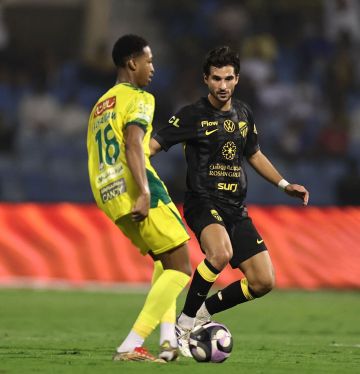 الاتحاد يقلب الموازين بتعادل جنوني أمام الخليج في دوري روشن الاتحاد يقلب الموازين بتعادل جنوني أمام الخليج في دوري روشن