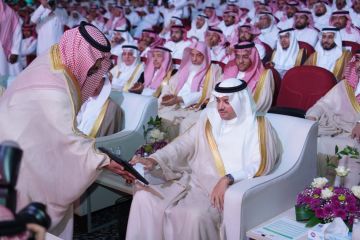 بحضور وزير التعليم.. محافظ الأحساء يدشن 9 مشاريع مدرسية بقيمة 193 مليون ريال بحضور وزير التعليم.. محافظ الأحساء يدشن 9 مشاريع مدرسية بقيمة 193 مليون ريال