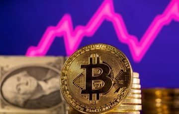 سعر البيتكوين يتراجع إلى أقل من 100 ألف دولار سعر البيتكوين يتراجع إلى أقل من 100 ألف دولار