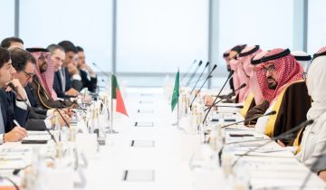 فيفا يقرر إيقاف قيد الزمالك لثلاث فترات بسبب المستحقات المتأخرة والديون فيفا يقرر إيقاف قيد الزمالك لثلاث فترات بسبب المستحقات المتأخرة والديون