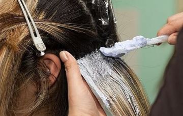 مخاطر صبغات الشعر الدائمة تعود للواجهة مركب كيميائي يثير الجدل عالميا