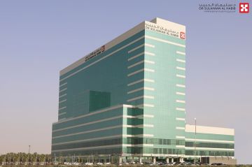 مستشفى الدكتور سليمان الحبيب بالخرج يضع حدا لمعاناة مراجعة مع مضاعفات عملية سمنة سابقة غير دقيقة