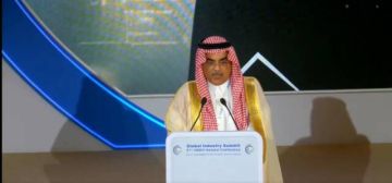 نائب وزير الصناعة: المرأة السعودية تشكل 40 من القوى العاملة في القطاع الصناعي نائب وزير الصناعة: المرأة السعودية تشكل 40 من القوى العاملة في القطاع الصناعي