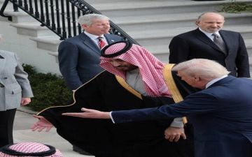 ولي العهد يصل إلى البيت الأبيض وفي مقدمة مستقبليه الرئيس الأمريكي