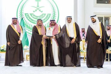 أمير القصيم يكرم النودلي لتحقيق مستشفى عيون الجواء صداقة كبار السن 