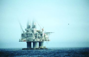 هبوط النفط مع عودة الشحن من مركز التصدير الروسي