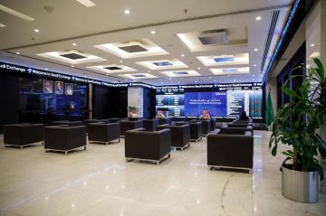 3 أسباب تدفع السوق السعودية إلى أدنى مستوى في شهر