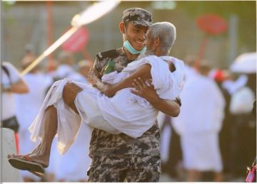 السعودية.. لقطات ومواقف لأمن الحرم المكي ردا على فيديو مثير للجدل (فيديو) السعودية.. لقطات ومواقف لأمن الحرم المكي ردا على فيديو مثير للجدل (فيديو)