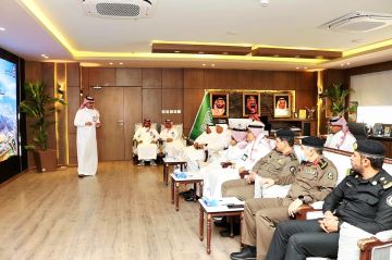 لجنة السلامة المرورية بمحايل تبحث مواقع الحوادث وحركة السير