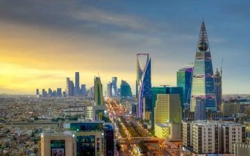 موديز تؤكد تصنيف السعودية عند Aa3 وتتوقع ارتفاع الناتج المحلي إلى 4.5 في 2026 موديز تؤكد تصنيف السعودية عند Aa3 وتتوقع ارتفاع الناتج المحلي إلى 4.5 في 2026