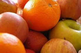 5 أطعمة طبيعية تنعش أنفاسك وتحسن رائحة جسمك