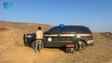 ضبط مخالف بيئي في تبوك لاستغلاله الرواسب.. والأمن والحماية بالمرصاد ضبط مخالف بيئي في تبوك لاستغلاله الرواسب.. والأمن والحماية بالمرصاد