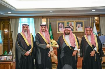 أمير جازان يبحث تعزيز الخدمات والتنمية الأمنية ويستقبل قيادات صندوق الشهداء والشرطة