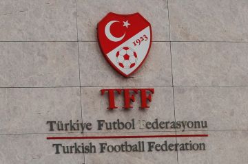 إيقاف أكثر من 100 لاعب في فضيحة مراهنات بالدوري التركي إيقاف أكثر من 100 لاعب في فضيحة مراهنات بالدوري التركي