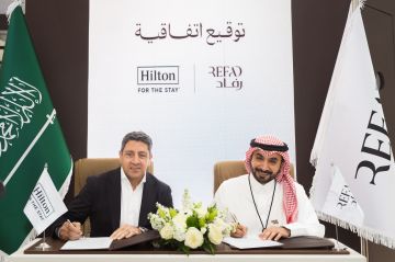 رفاد وهيلتون توقعان اتفاقية لإطلاق فندق كونراد ضمن مشروع مركان كوارتر في الخبر