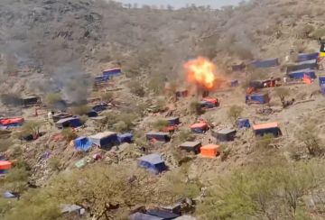 قصف مخيمات مهاجرين على حدود اليمن والسعودية .. ما قصة الفيديو؟ قصف مخيمات مهاجرين على حدود اليمن والسعودية .. ما قصة الفيديو؟