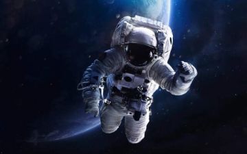 رواد فضاء صينيون يعودون اليوم بعد اصطدام مركبتهم بالحطام رواد فضاء صينيون يعودون اليوم بعد اصطدام مركبتهم بالحطام