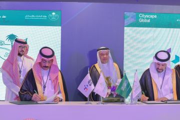 على هامش معرض سيتي سكيب العالمي.. أمين الطائف يوقع عقد مشروع خصخصة رقابة الحفريات ومخالفات البناء