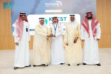 كاكست تحصد جائزة أفضل مشروع تقني عالميا عن شبكات الجيل الخامس