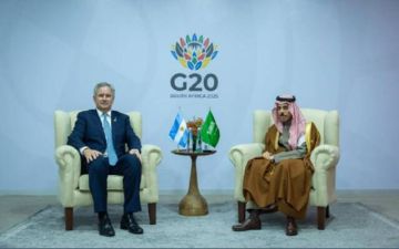 وزير الخارجية يلتقي نظيره الأرجنتيني لاستعراض الشراكة وبحث الملفات الإقليمية