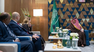 الأمير عبدالعزيز بن سعود يستقبل المدير العام للمنظمة الدولية للهجرة