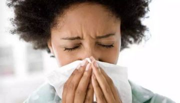 ألوان المخاط.. علامات تحذيرية وزيارة الطبيب مهمة في هذه الحالة