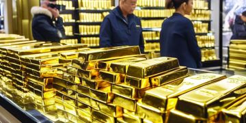 الذهب ينخفض مع ارتفاع الدولار وتراجع توقعات خفض الفائدة