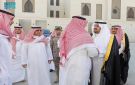 نائب أمير الرياض يؤدي صلاة الميت على شقيق وزير التعليم
