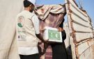 مركز الملك سلمان يوزع 1,850 كرتون تمر لـ11,100 مستفيد في مأرب اليمنية