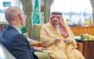 أمير الرياض يستقبل سفير المملكة المتحدة المعين حديثا لدى المملكة
