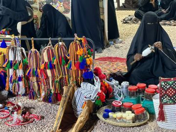 مؤثرون تمكن 25 أسرة منتجة وحرفية في مهرجان وادينا تراث وأصالة بوادي الدواسر مؤثرون تمكن 25 أسرة منتجة وحرفية في مهرجان وادينا تراث وأصالة بوادي الدواسر