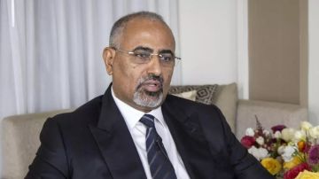 إعلام: مساع سعودية إماراتية لاحتواء تقدم المجلس الانتقالي في جنوب اليمن تواجه رفضا إعلام: مساع سعودية إماراتية لاحتواء تقدم المجلس الانتقالي في جنوب اليمن تواجه رفضا