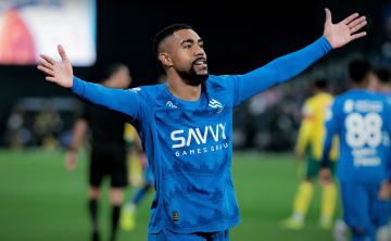 الزعيم يلعب بفنه ويكرر عاداته