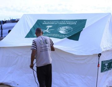 السعودية توزع مساعدات إيوائية جديدة في غزة السعودية توزع مساعدات إيوائية جديدة في غزة