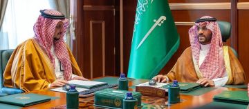 فيصل بن فهد بن مقرن يستعرض المبادرات الاستثمارية في أمانة حائل فيصل بن فهد بن مقرن يستعرض المبادرات الاستثمارية في أمانة حائل