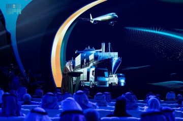 وزير النقل والخدمات اللوجستية يفتتح أعمال النسخة السابعة لمؤتمر سلاسل الإمداد وزير النقل والخدمات اللوجستية يفتتح أعمال النسخة السابعة لمؤتمر سلاسل الإمداد