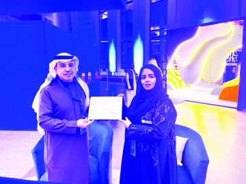 الحسني يقدم فلسفة الاختلاف في معرض الرياض الدولي للفلسفة