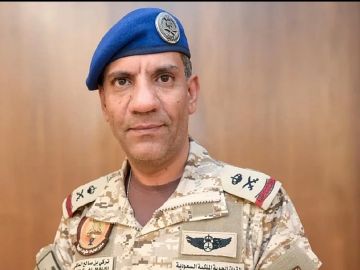 قيادة القوات المشتركة للتحالف (تحالف دعم الشرعية في اليمن): تنفيذ ضربة جوية محدودة استهدفت دعما عسكريا خارجيا بميناء المكلا