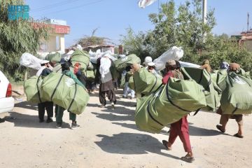 توزيع (380) حقيبة إيوائية للمتضررين من الزلزال في مديرية علينكار بأفغانستان توزيع (380) حقيبة إيوائية للمتضررين من الزلزال في مديرية علينكار بأفغانستان
