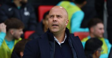 سلوت عن خلافه مع صلاح: تجاوزنا الأمر