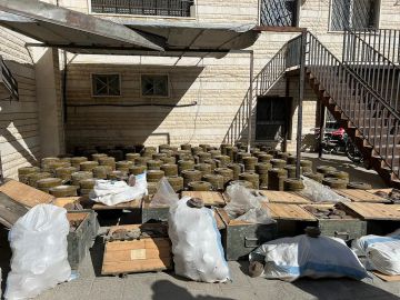 شاهد .. الأمن السوري يحبط تهريب 1250 لغما إلى حزب الله عبر ريف دمشق