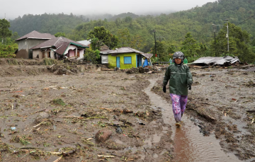 إندونيسيا: أكثر من 900 قتيل في فيضانات وانهيارات أرضية بسومطرة إندونيسيا: أكثر من 900 قتيل في فيضانات وانهيارات أرضية بسومطرة