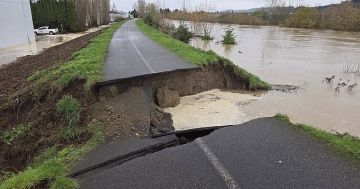 إخلاء 3 ضواحي في سياتل بعد انهيار سد جراء أمطار غزيرة.. والسلطات تحذر من فيضانات إخلاء 3 ضواحي في سياتل بعد انهيار سد جراء أمطار غزيرة.. والسلطات تحذر من فيضانات