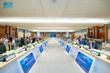 اللجنة السعودية الروسية المشتركة تعقد دورتها التاسعة بالرياض لتعزيز التعاون في مختلف المجالات اللجنة السعودية الروسية المشتركة تعقد دورتها التاسعة بالرياض لتعزيز التعاون في مختلف المجالات